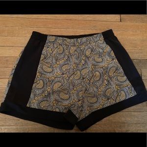 H&M- patterned shorts